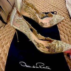 Oscar De La Renta champagne lace heels size 40/10